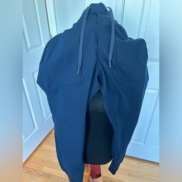 Lululemon Joggers Size Medium - Picture 7 of 14